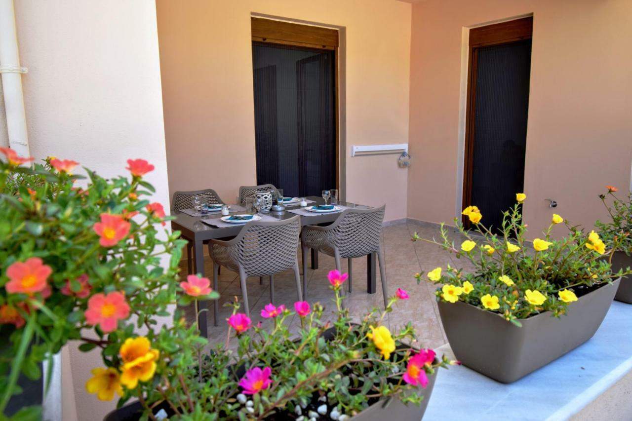 Petite Palace Ретимно Экстерьер фото